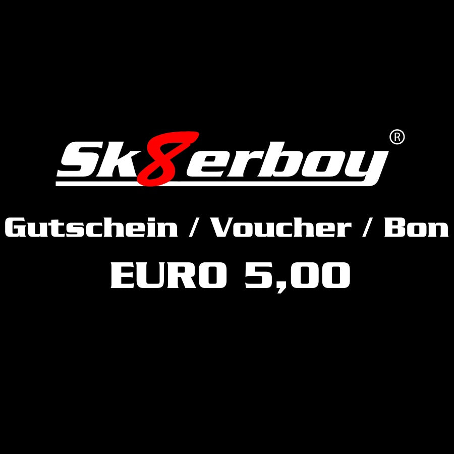 Bon cadeau noir sk8erboy pour chaussettes, vêtements de sport ou sextoys gay, de plus de cinq euros, avec grand logo blanc et 8 rouge; valable aussi pour les produits Mister B dans la boutique sk8erboy.