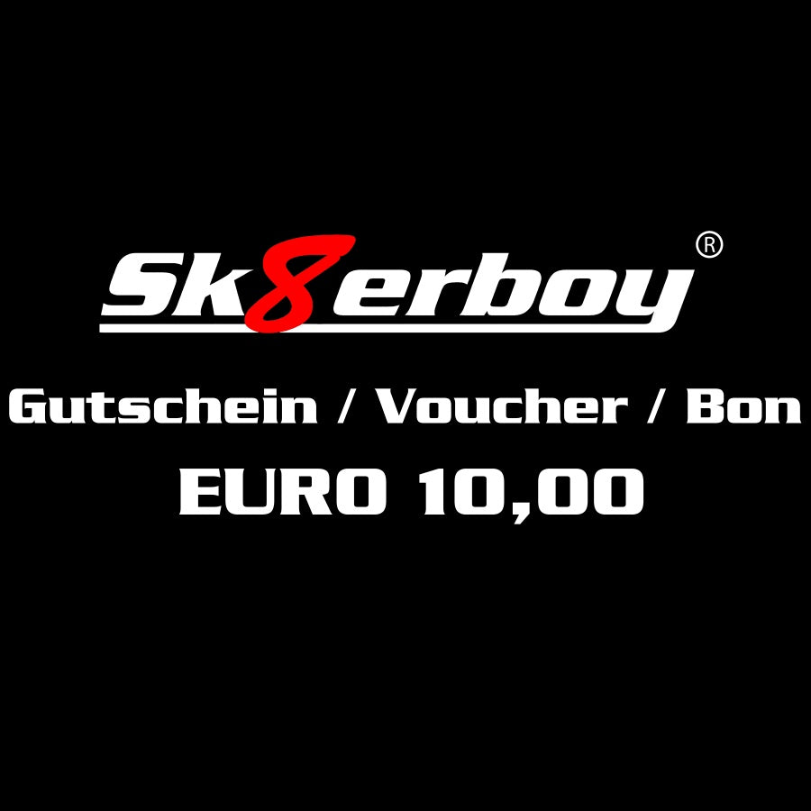 Carte cadeau noire de la boutique sk8erboy pour chaussettes, vêtements de sport ou sextoys gay, d’une valeur de plus de dix euros, avec grand logo blanc et chiffre 8 rouge, valable aussi pour les produits mister b dans la boutique sk8erboy.