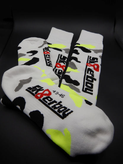 mx socks in neon gelb von sk8erboy in nahaufnahme