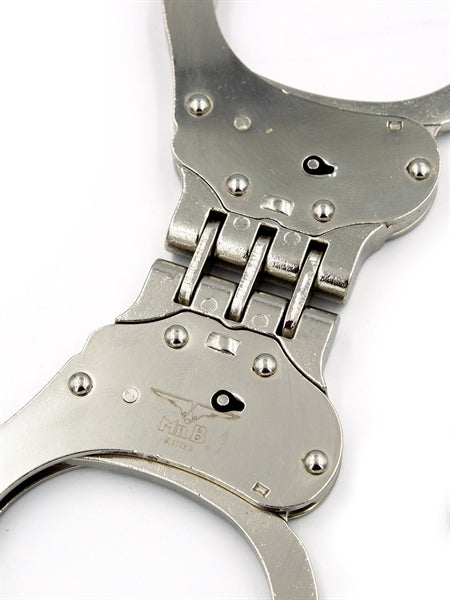 Mister B Handschellen mit starrem scharnier aus vernikeltem Stahl und zwei schlüssel bei sk8erboy im shop für bdsm und gay bondage
