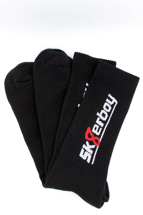 sk8erboy crew socken socks in schwarz black mit weissem sk8erboy schriftzug und roter 8