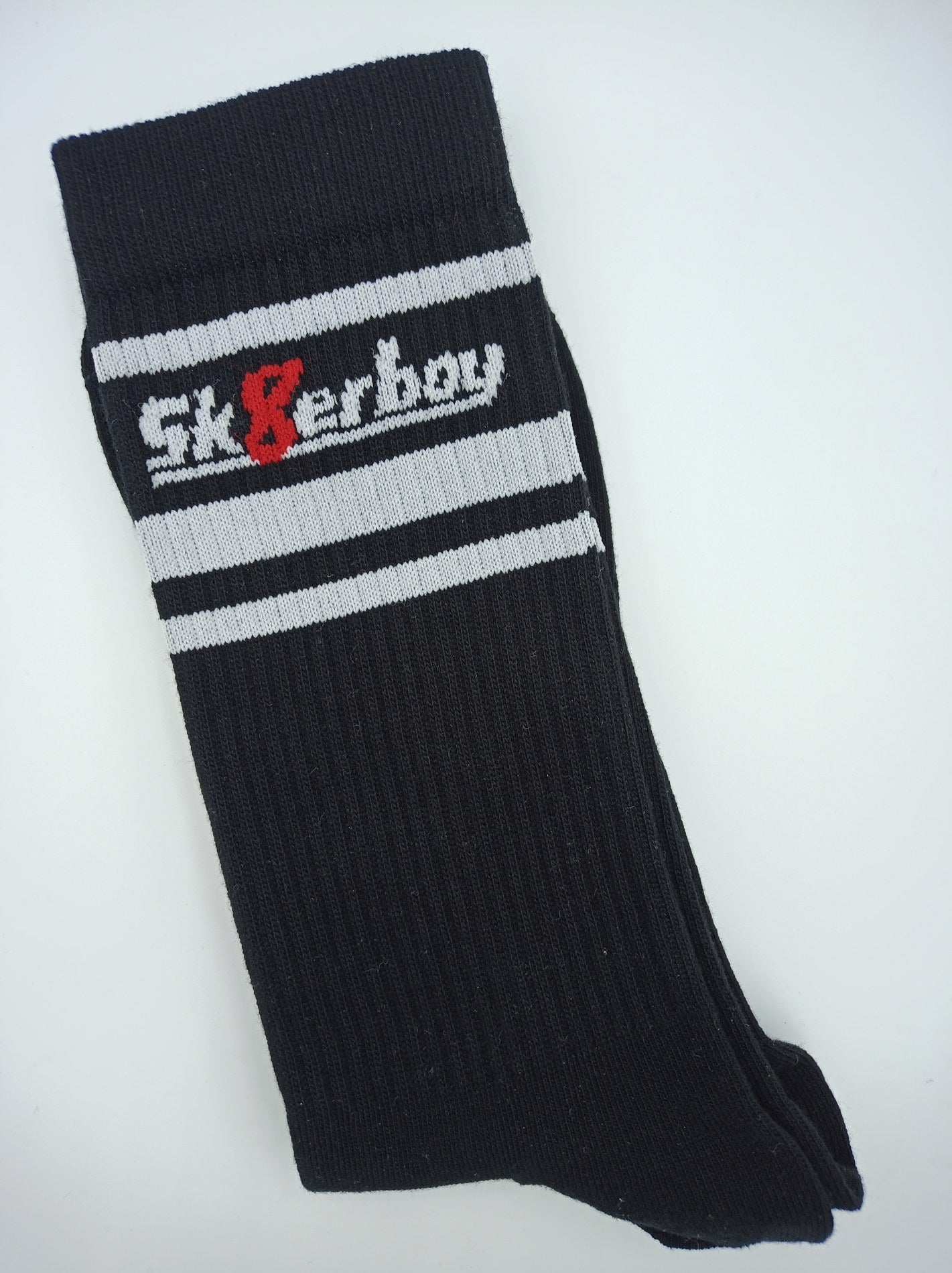 sk8erboy victory socken extra dünn in bekannter qualität jedoch besonders leicht und ideal für den sommer in schwarz nahaufnahme von der seite bund